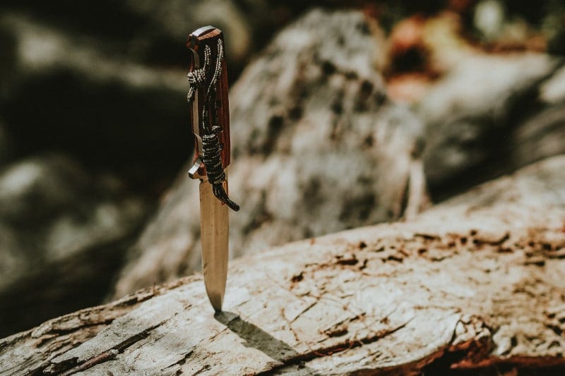 knives for camping and trekking
