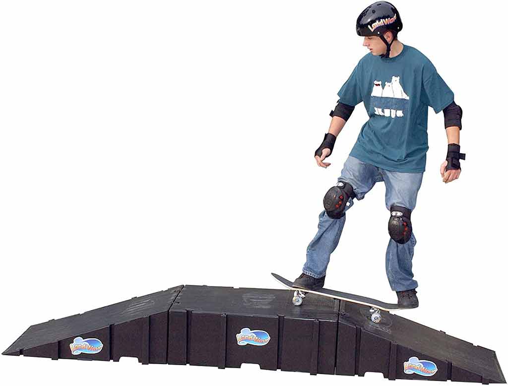 Landwave Skateboard Starter Kit with Ramps and Deck